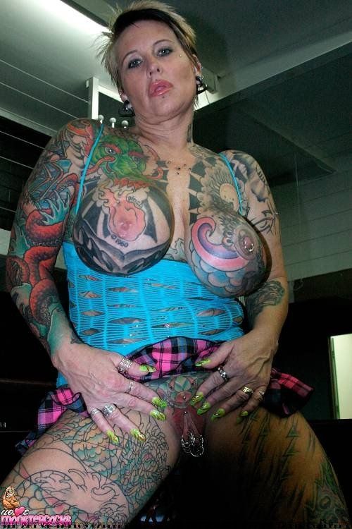 Tattoo Sex Girl Open Pussy