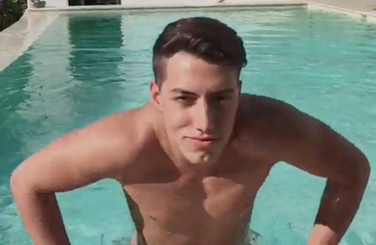 Deuce reccomend Men in swimming pool porn