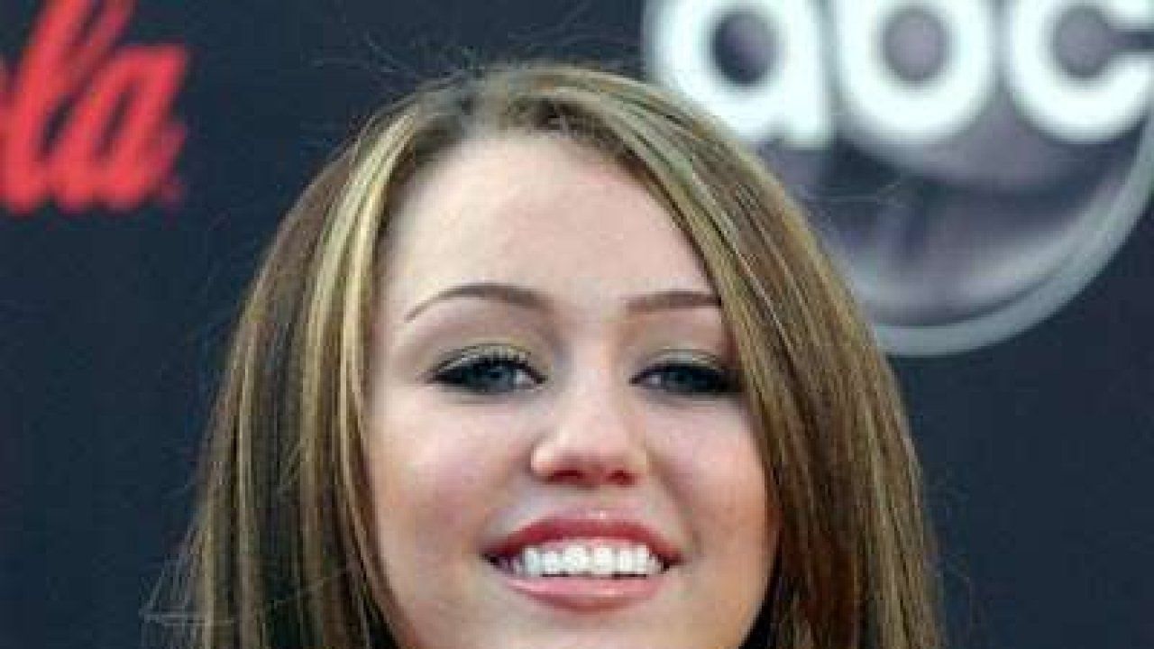 Miley cyrus unedited upskirt