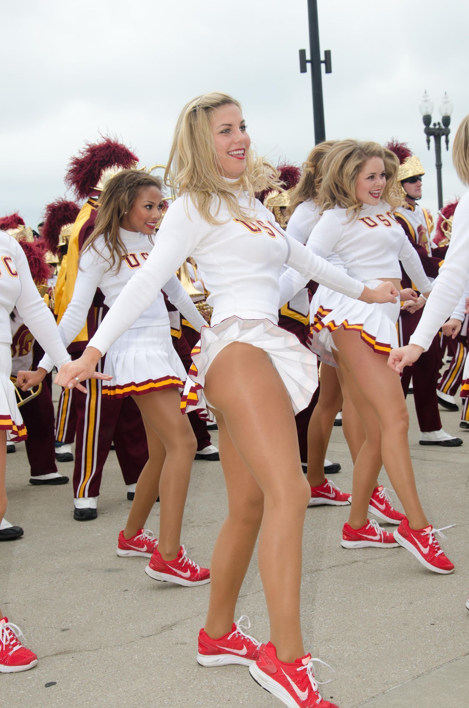 Oregon cheerleaders in pantyhose