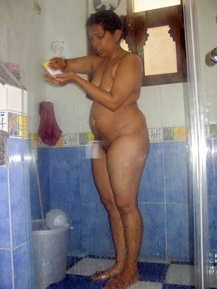 Nude hindi shower women