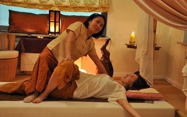 Judge reccomend Bangkok by erotic in man massage woman