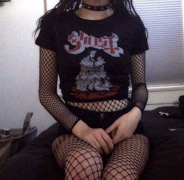 High-Octane reccomend Gothic fishnet pantyhose