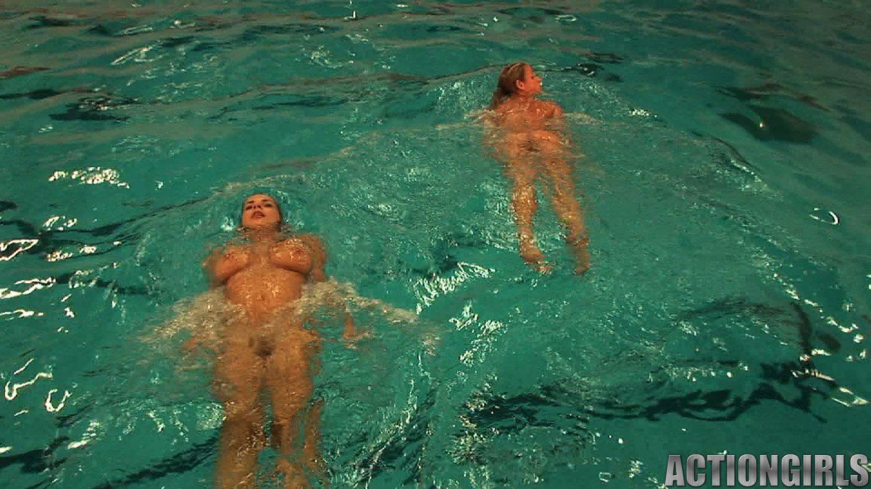 Nude girls diving images