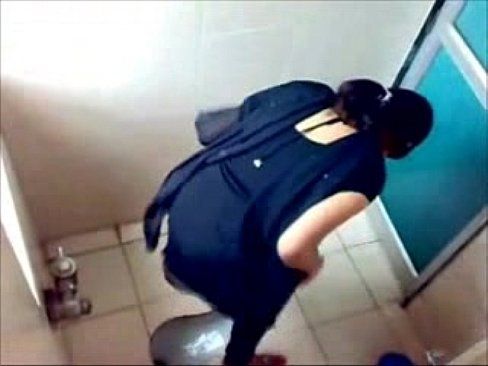 Toilet fuck girl video
