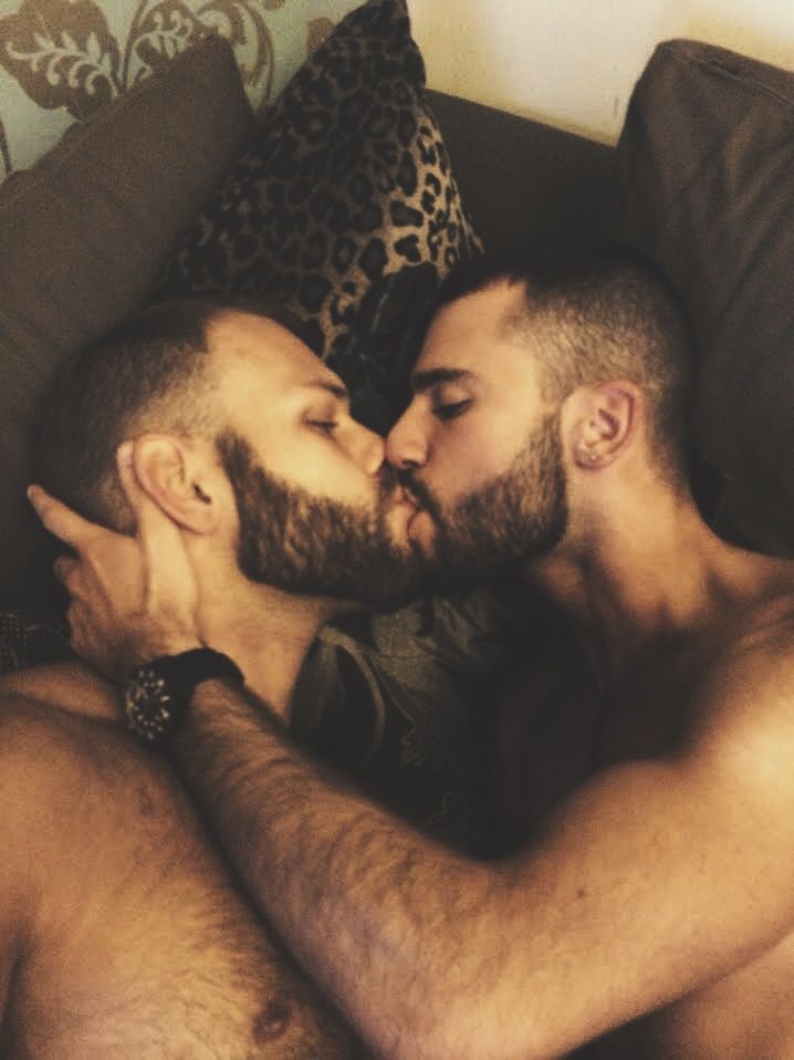 Gay Hairy Kissing Naked Photo