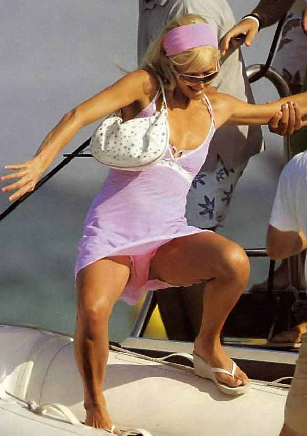 Free upskirt pictures of selena gomez